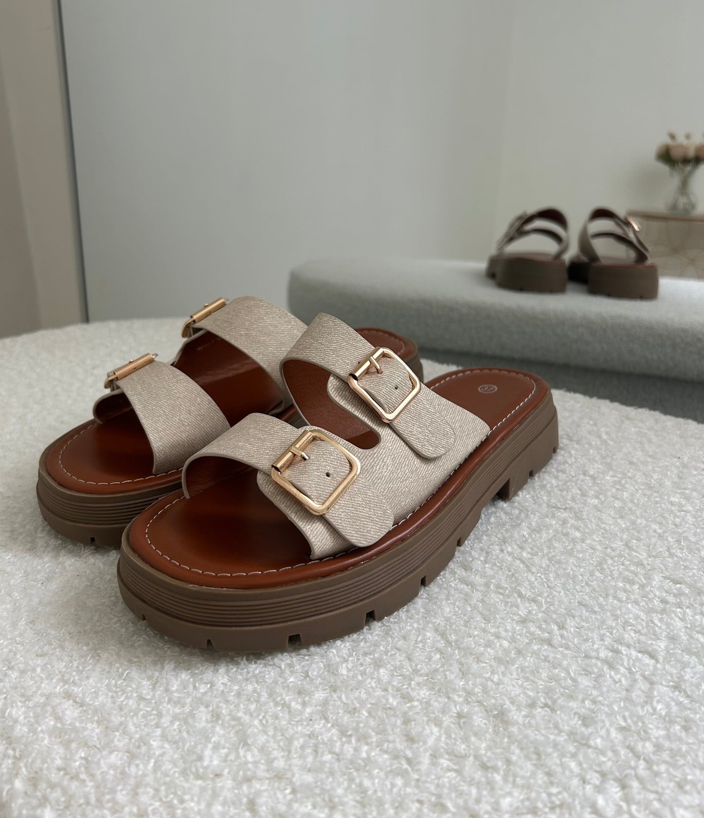 Claquettes beige