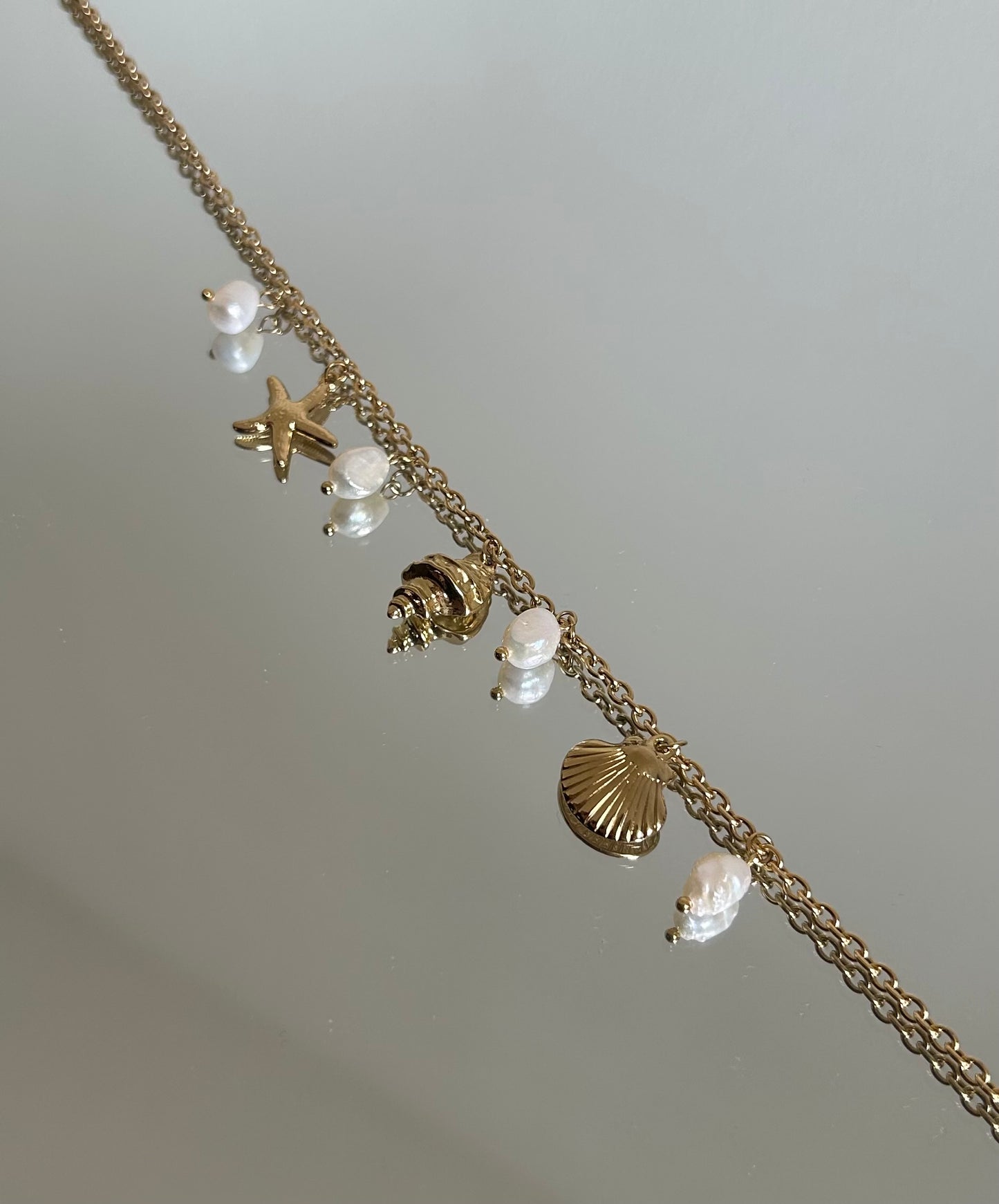 Collier Shells