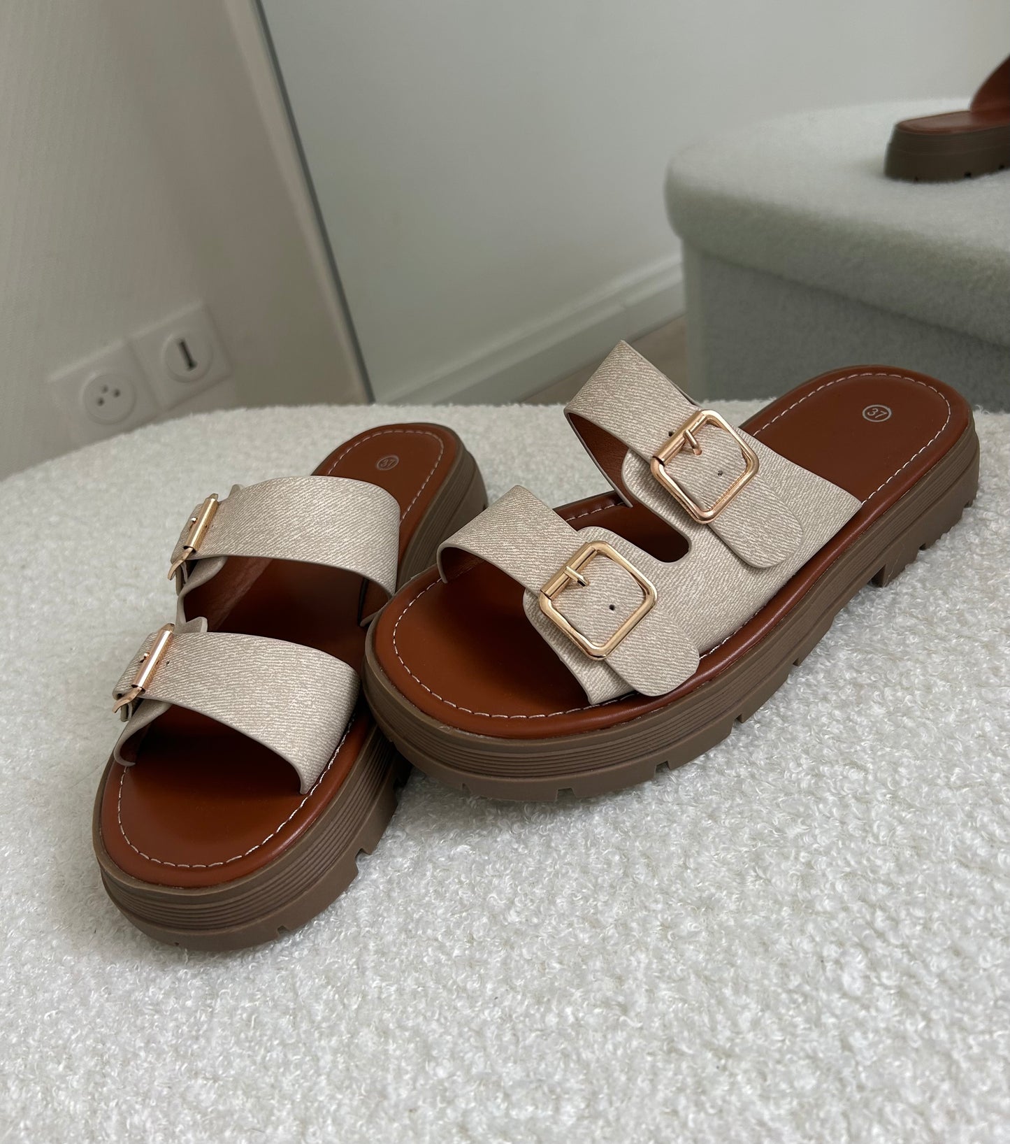 Claquettes beige