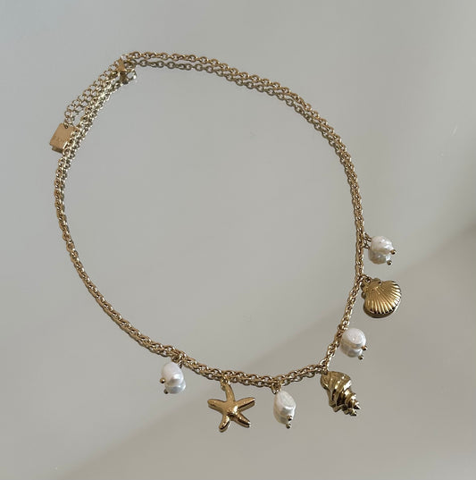 Collier Shells